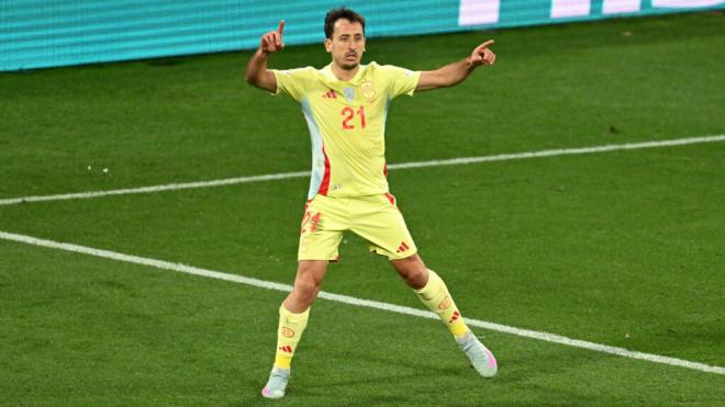 Mikel Oyarzabal celebra su gol en el Portugal-España (foto: Cordon Press).