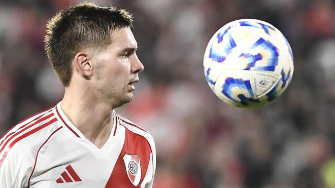 Franco Mastantuono en un partido con River Plate (Cordon Press)