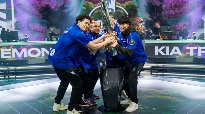 Movistar KOI levanta su primer trofeo en la LEc en el split de verano 2025 (Imagen: KOI).