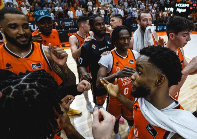 La Fonteta como aliada en el primer partido de semifinales entre Valencia Basket y La Laguna Teneri