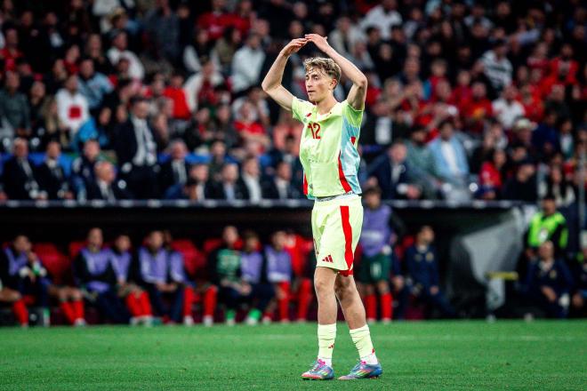 Dean Huijsen, durante el Portugal-España de la Nations League (Foto: Cordon Press).