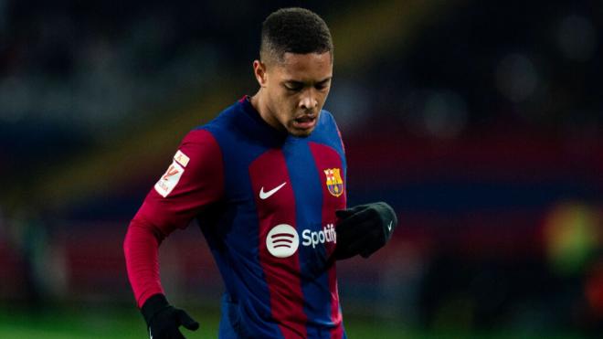 Vitor Roque no tuvo continuidad en el Barcelona con Xavi Hernández como recordó Deco (foto: Cordo
