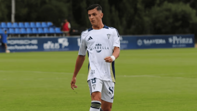 Jony Álamo, durante su etapa en el Marbella (Foto: Marbella).