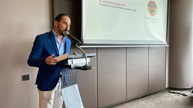 Alfonso Caballero, presidente del Club Triana Balonmano Vivero (Foto: Kiko Hurtado).