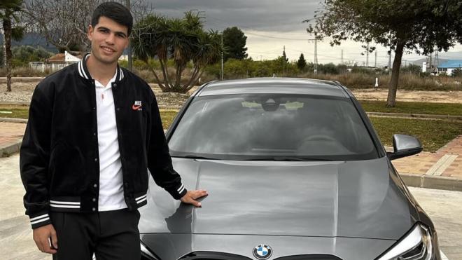 Carlos Alcaraz con un BMW (@carlitosalcarazz)