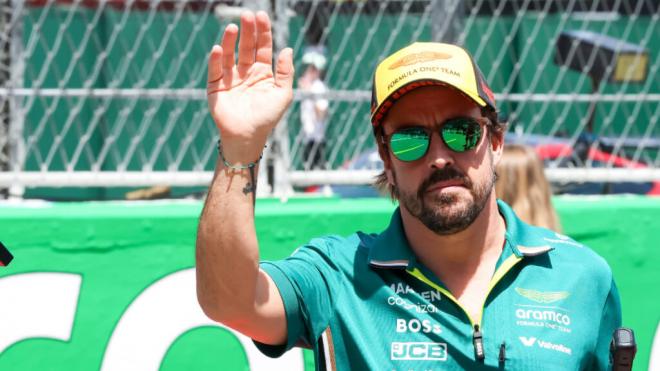 Fernando Alonso con Aston Martin (Cordon Press)