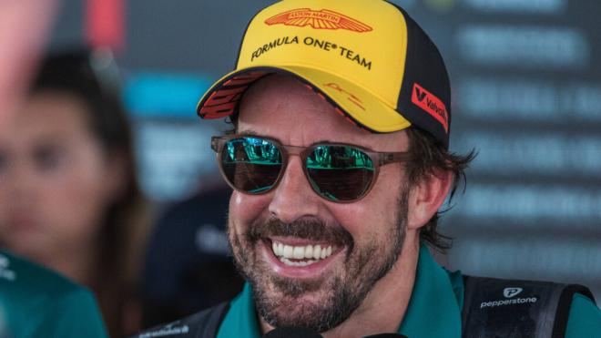 Fernando Alonso con Aston Martin (Cordon Press)