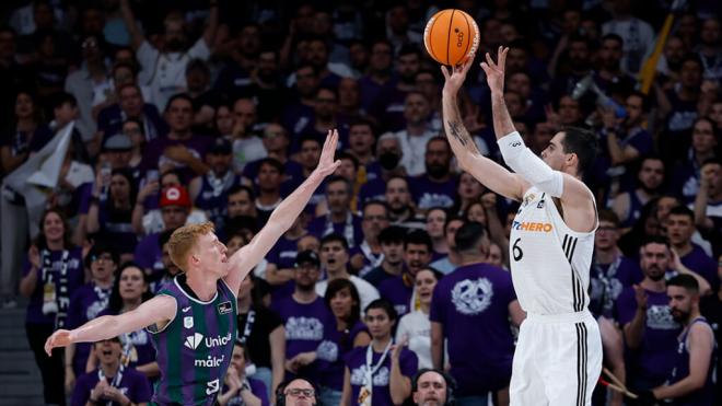 Una canasta del Real Madrid ante el Unicaja (Redes Sociales)