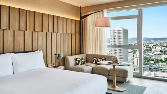 Habitación sencilla de hotel Conrad Los Ángeles (Hilton)