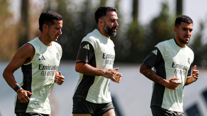 Lucas Vázquez, Dani Carvajal y Dani Ceballos en un entrenamiento del Real Madrid (Fuente: @realmadrid)