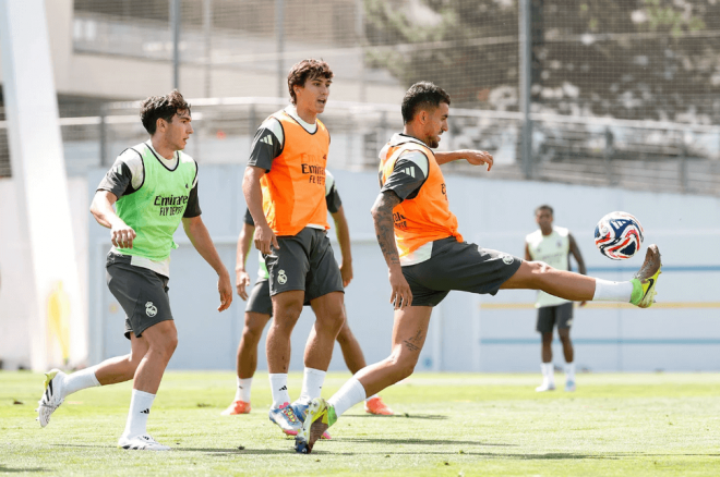 Mario Martín entrenando con el Real Madrid (Foto: Real Madrid).