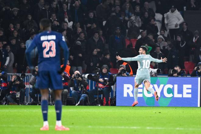 Ángel Correa celebrando ante el PSG (Cordon Press)