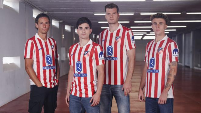 Marcos Llorente, Julián Álvarez, Sorloth y Pablo Barrios, con la nueva equipación (Atlético de