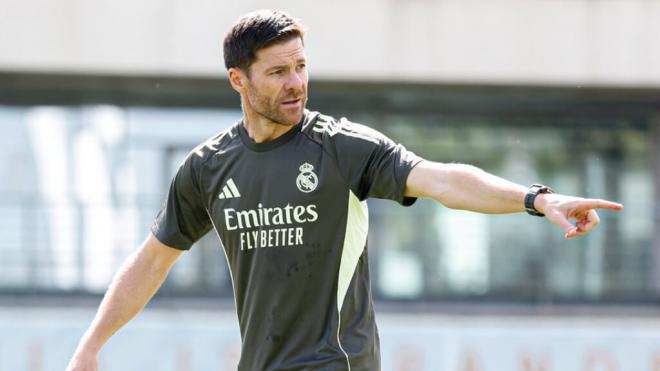 Xabi Alonso en el entrenamiento del Real Madrid (@realmadrid)
