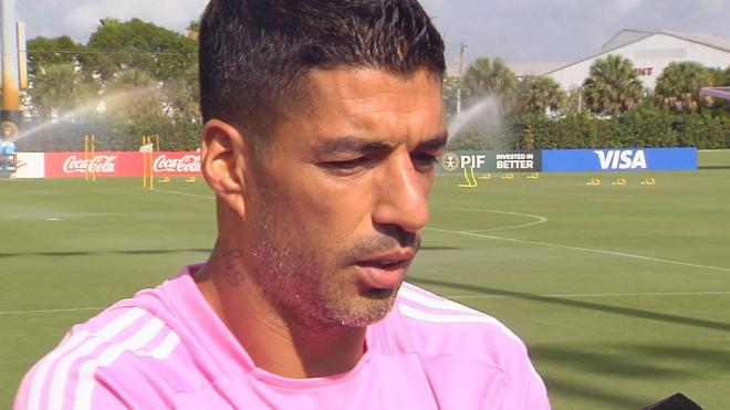 Luis Suárez atiende a los medios (Foto: ElDesmarque)