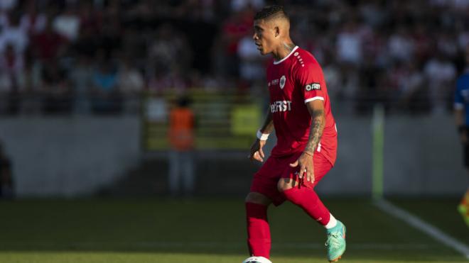 Ayrton Costa vuelve a tener problemas con Boca Juniors como le pasó en Independiente (Cordon Press).