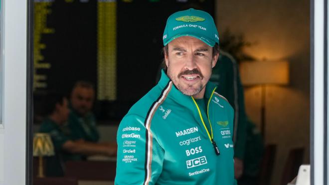Fernando Alonso con Aston Martin (Cordon Press)