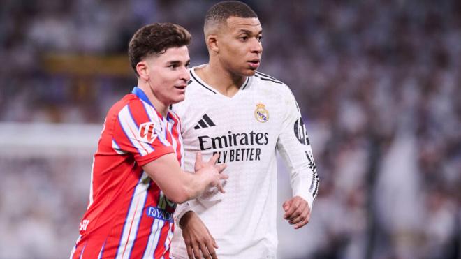 Mbappé y Julián Álvarez, en el derbi (Foto: Cordon Press)