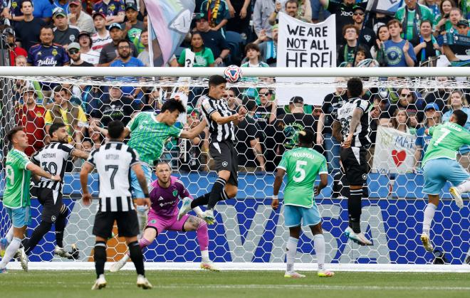 El gol de Jair Paula en el Botafogo - Seattle Sounders (Foto: EFE)