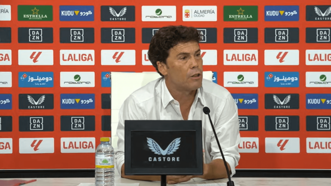 Rubi, en rueda de prensa del Almería.