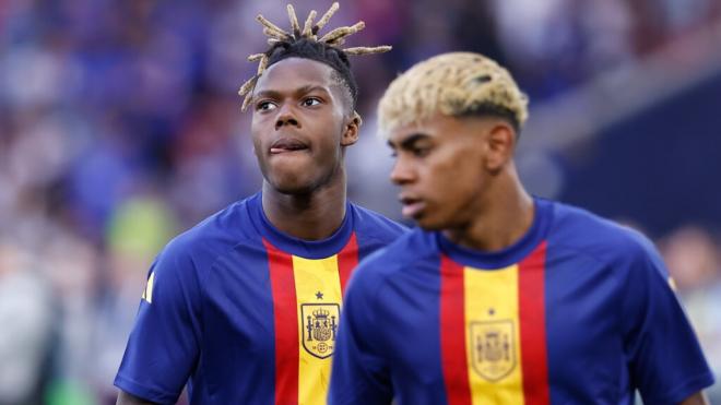 Nico Williams y Lamine Yamal en un partido con la Selección Española (Foto: Europa Press)