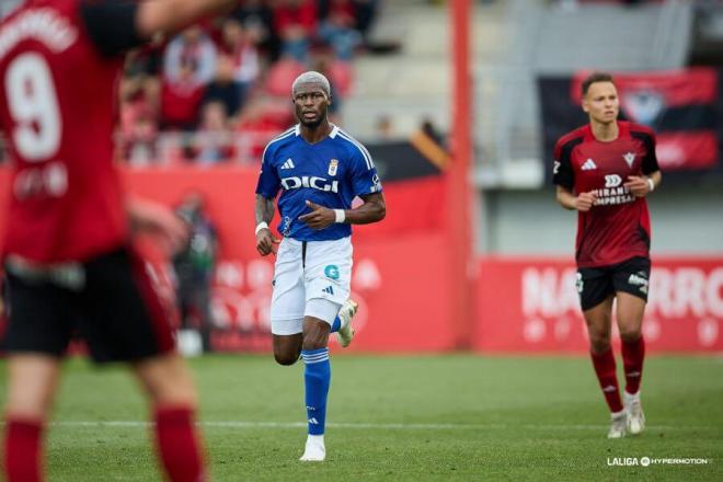 Sibo, durante el Mirandés-Real Oviedo (Foto: LaLiga).