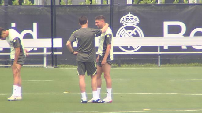 Xabi Alonso, con Fede Valverde (Foto: ElDesmarque)