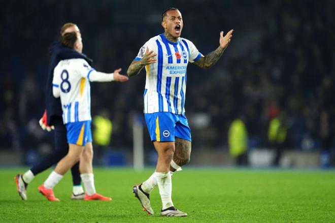 Igor Julio, durante un partido con el Brighton (Foto: Cordon Press).