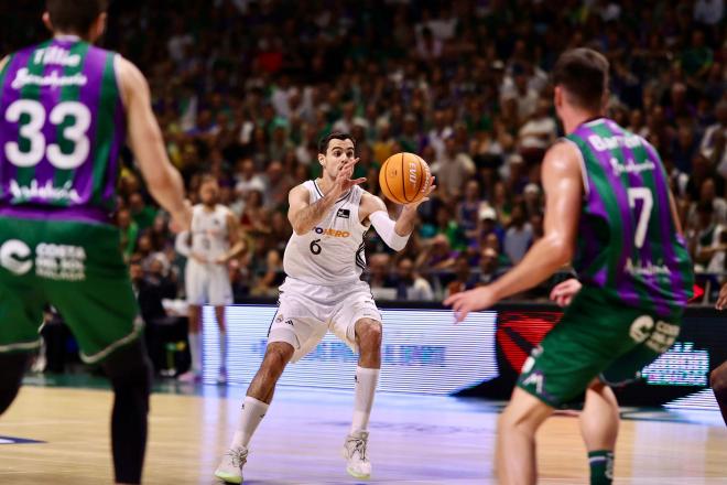 Alberto Abalde en el partido ante Unicaja (Foto: Cordon Press)