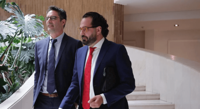 Orta junto a su mano derecha, Gaby Ruiz (Foto: ABC).