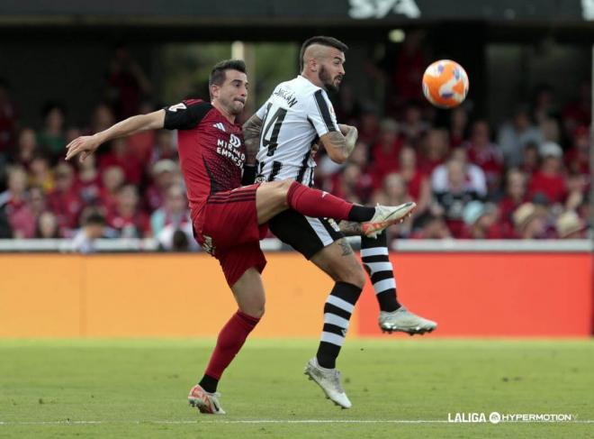 Sergio Postigo, en el Mirandés-Cartagena (Foto: LALIGA).