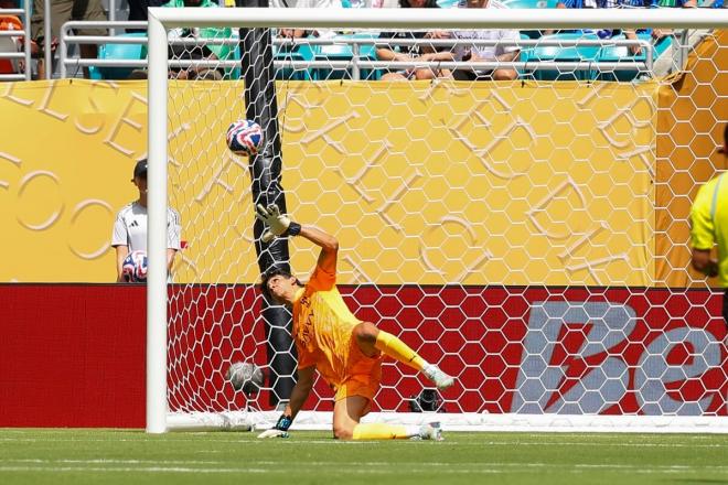 Yassine Bono encaja el gol de Gonzalo en el Real Madrid-Al Hilal (Foto: EFE).