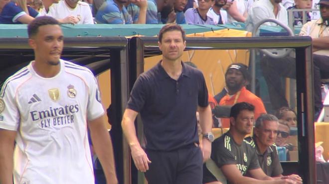 Xabi Alonso, durante el partido ante Al Hilal (Foto: ElDesmarque)