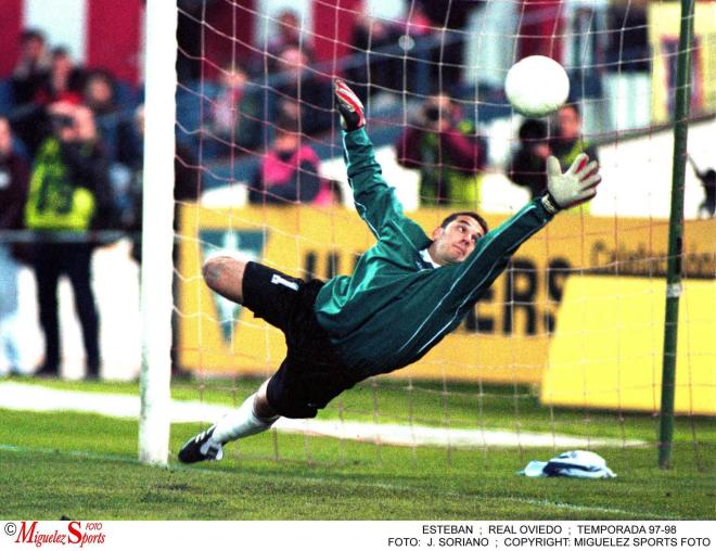 Esteban, durante un partido (Foto: Cordon Press)