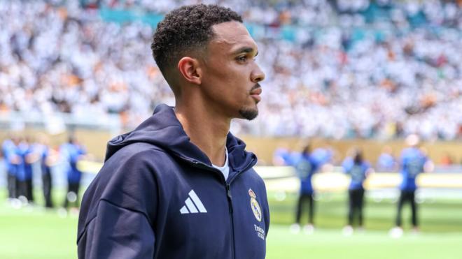 Trent Alexander-Arnold antes de su debut con el Real Madrid (Foto: Cordon Press)