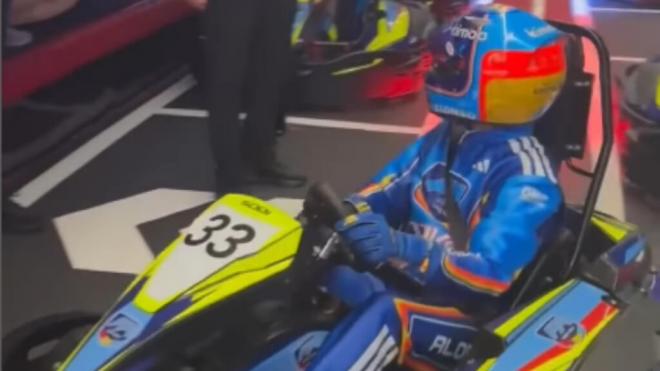 Fernando Alonso, durante el estreno de su nuevo karting en Asturias