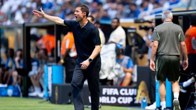 Xabi Alonso da indicaciones (Foto: Cordon Press)