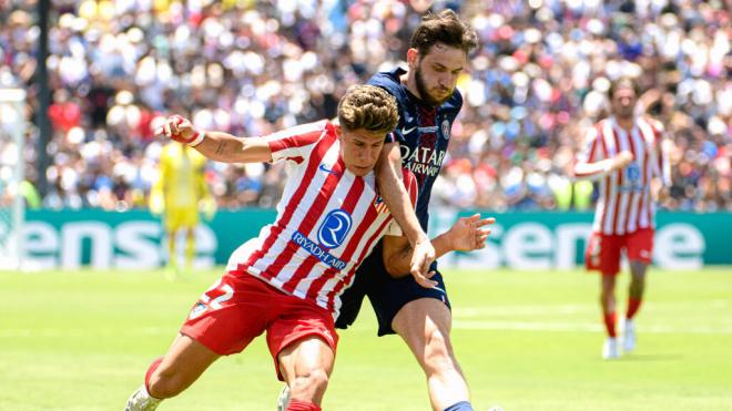 Giuliano Simeone y Khvicha Kvaratskhelia (Fuente: Europa Press)