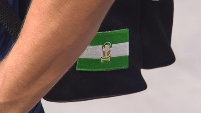 La bandera de Andalucía en la mochila de Bono tras el duelo del Mundial de Clubes.