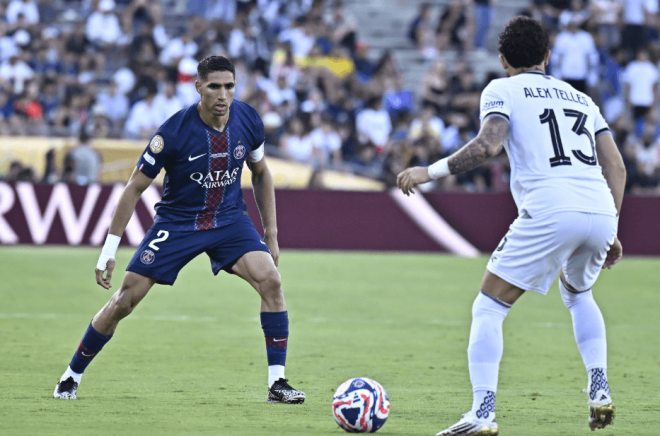 Achraf Hakimi y Alex Telles en el PSG - Botafogo (Foto: X)