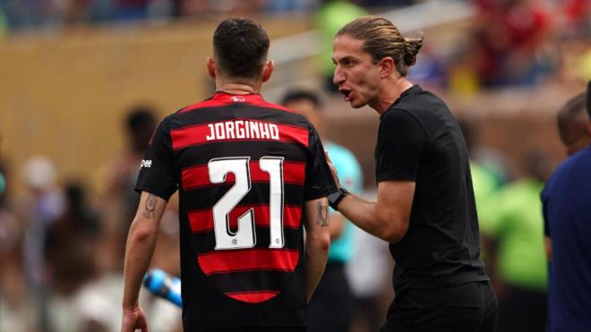 Filipe Luis y Jorginho contra el Chelsea (Fuente: EFE)