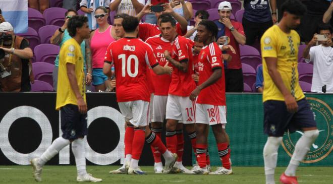 El Benfica celebra el gol de Ángel Di María ante el Auckland City en el Mundial de Clubes (foto: