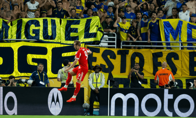Harry Kane celebra su gol ante la hinchada Xeneize. (Foto: Cordon Press)