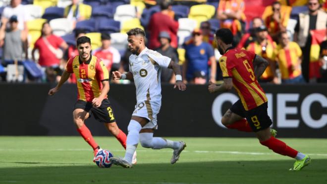 Bouanga, Benali y Rodrigo Rodrigues en el Los Angeles - ES Tunis (Fuente: Cordon Press)