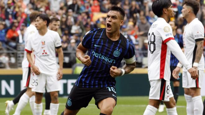 Lautaro Martínez celebra su gol en el Inter Milán-Urawa (Foto: EFE).