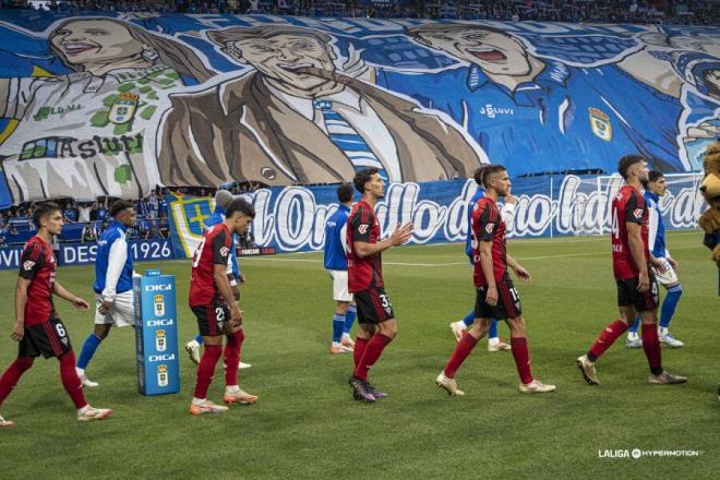 Oviedo y Mirandés en el Tartiere. (Foto: LALIGA)