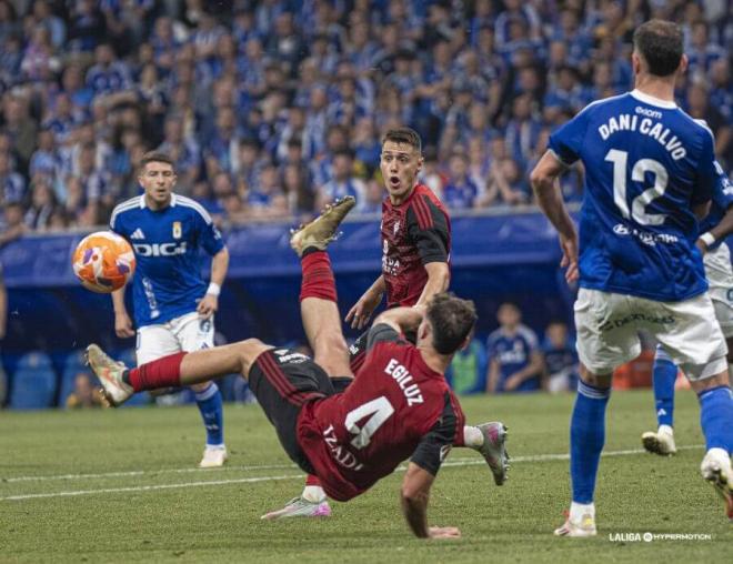Unai Egiluz ante el Oviedo. (Foto: LALIGA)