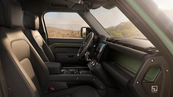 El interior del Defender 110 Trophy Edition.