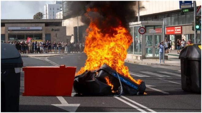 Imágenes de la huelga del metal en Cádiz. (Foto: X)