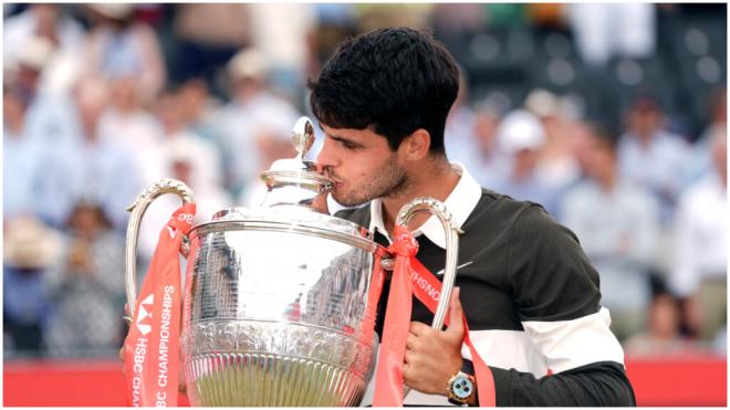 Carlos Alcaraz consigue el torneo Queen's. (Foto: Europa Press)